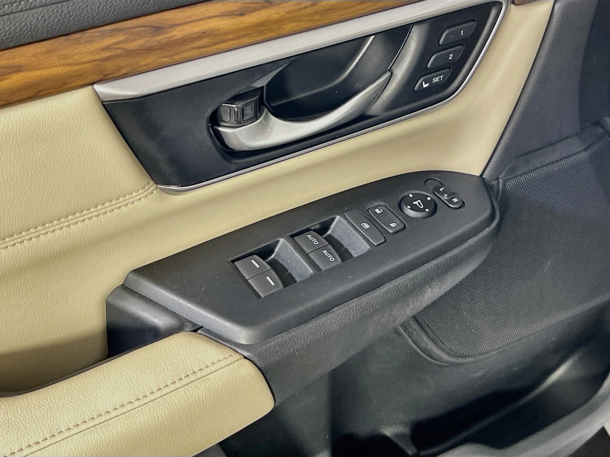 Used 2019 Honda CR-V EX-L image 17