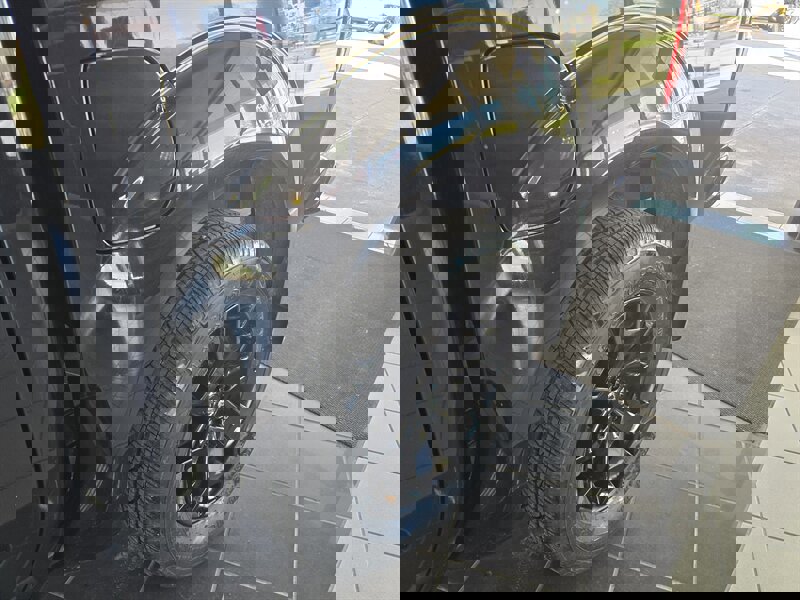 Used 2020 Nissan Frontier SV w/ Midnight Edition Floor Mats image 30