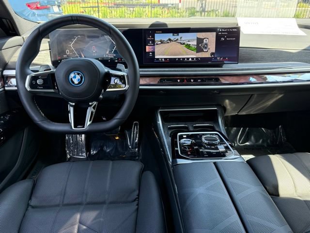Used 2026 BMW 750e xDrive AWD/4WD image 31