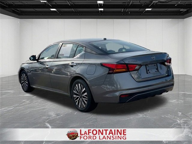 Used 2024 Nissan Altima 2.5 SV image 3