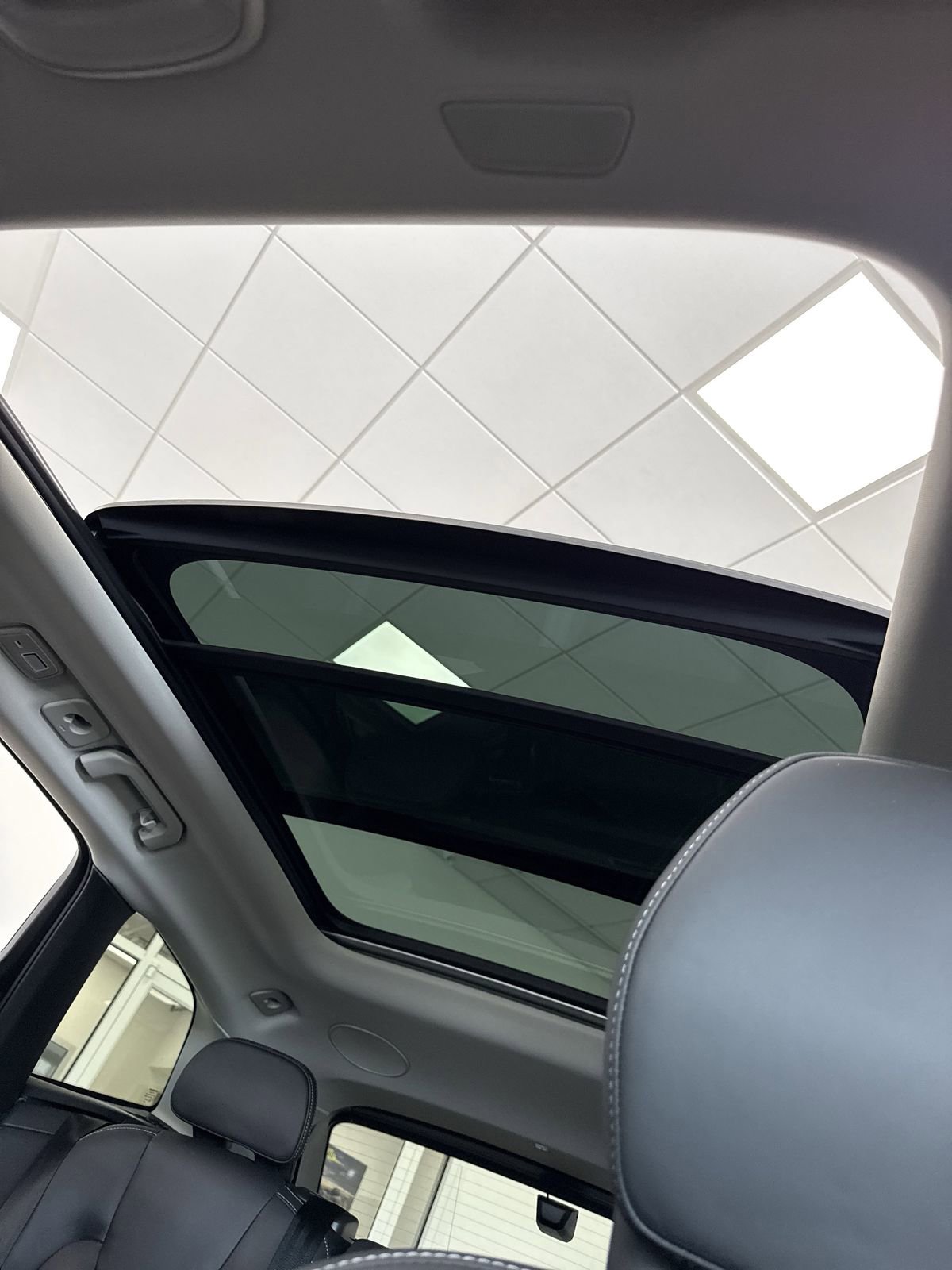 New 2026 Volvo XC60 B5 Ultra w/ Protection Package Premier image 17