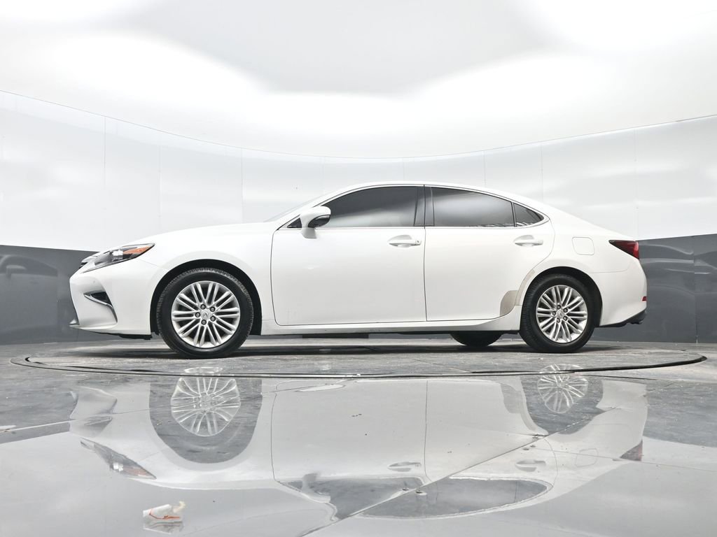 Used 2016 Lexus ES 350 w/ Premium Package w/Wood Trim image 27