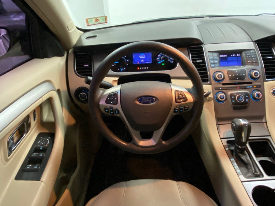 Used 2013 Ford Taurus SE image 31