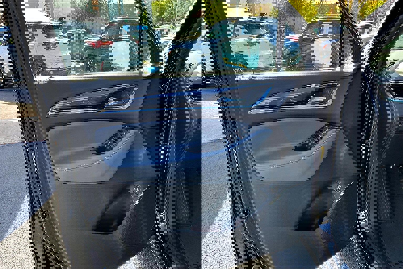 Certified 2023 Buick Enclave Essence w/ LPO, Floor Liner Package image 18