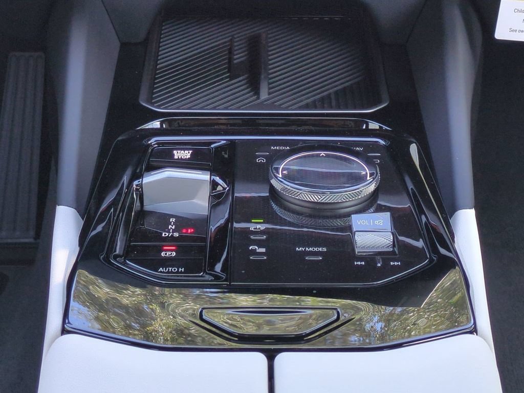 New 2027 BMW 530i xDrive w/ Premium Package AWD/4WD image 19