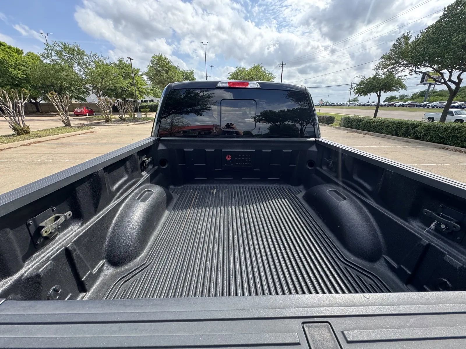 Used 2015 Ford F150 King Ranch w/ Equipment Group 601A Luxury AWD/4WD image 9