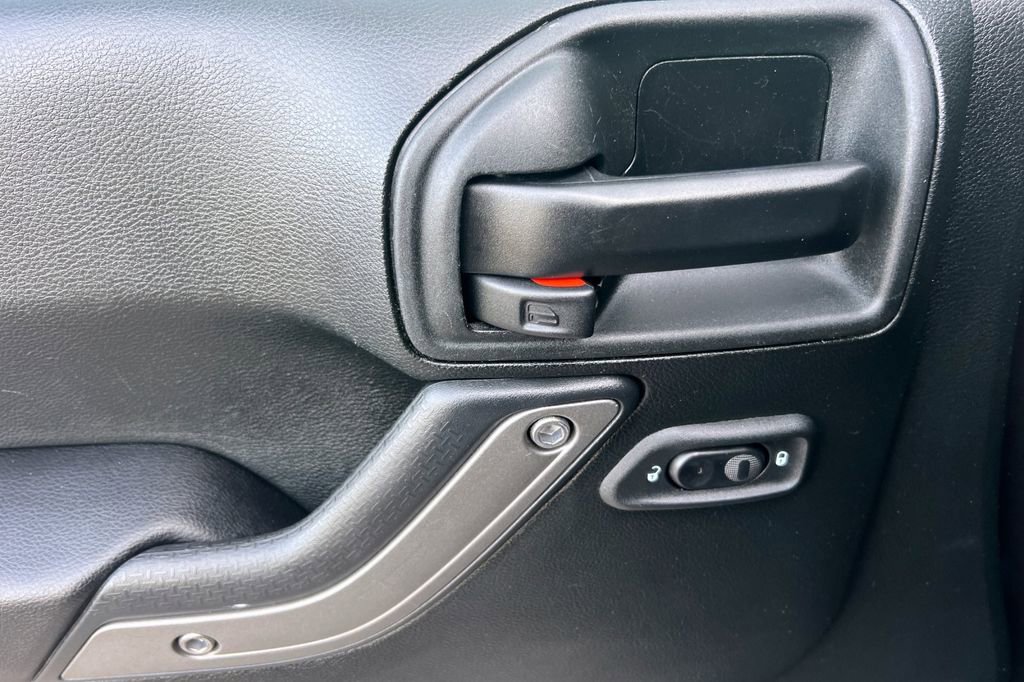 Used 2018 Jeep Wrangler Unlimited Sport S image 13