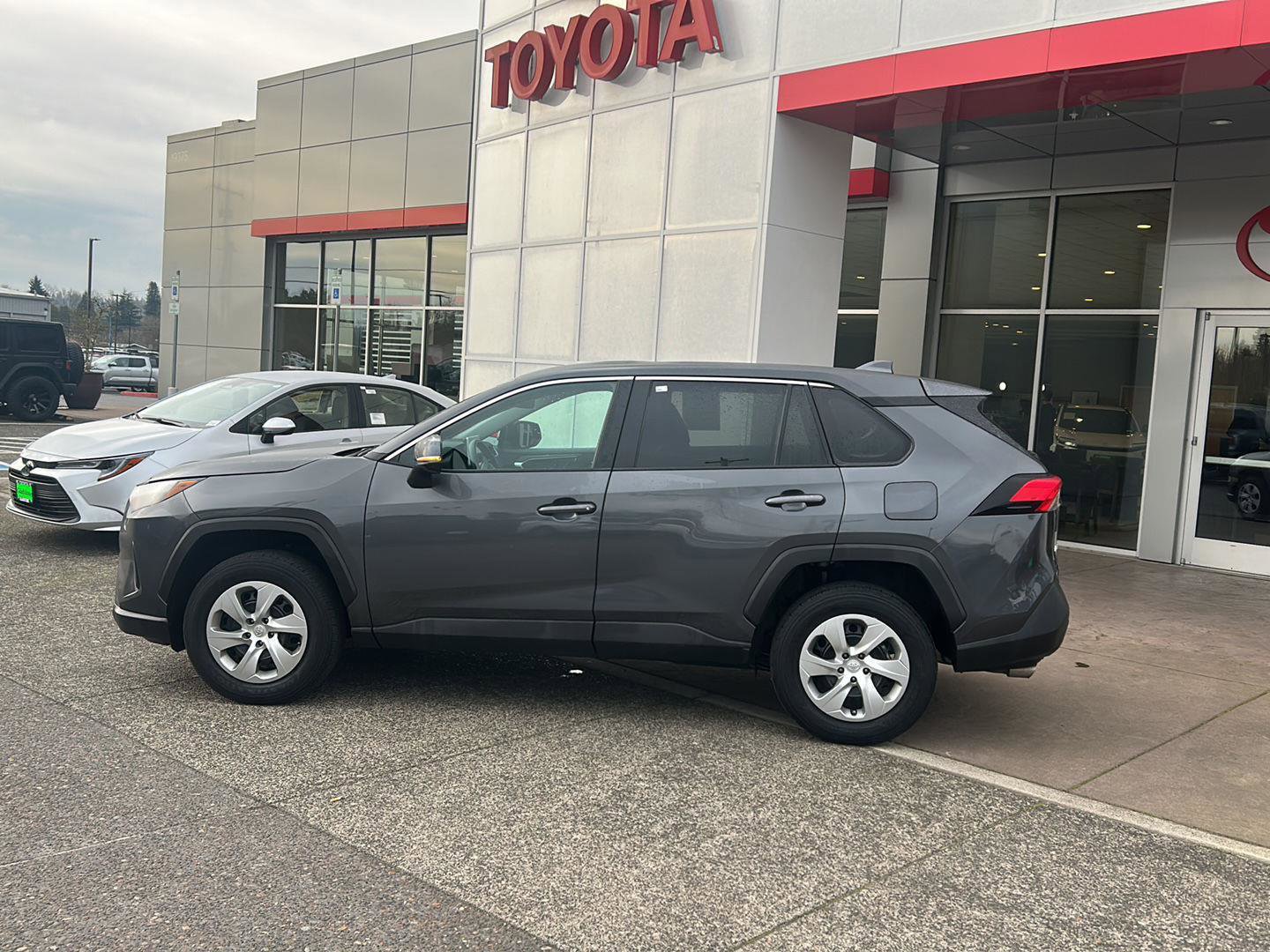 Certified 2023 Toyota RAV4 LE image 9