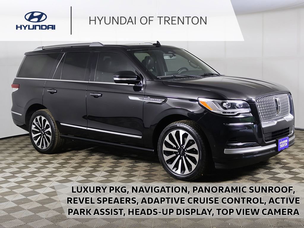 Used 2022 Lincoln Navigator Reserve AWD/4WD image 1