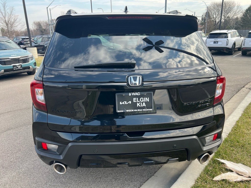 Used 2024 Honda Passport Black Edition image 4