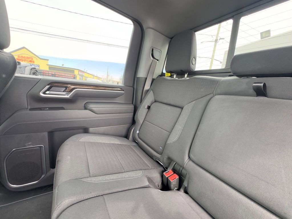 Used 2025 GMC Sierra 2500 SLE w/ SLE Value Package; image 19