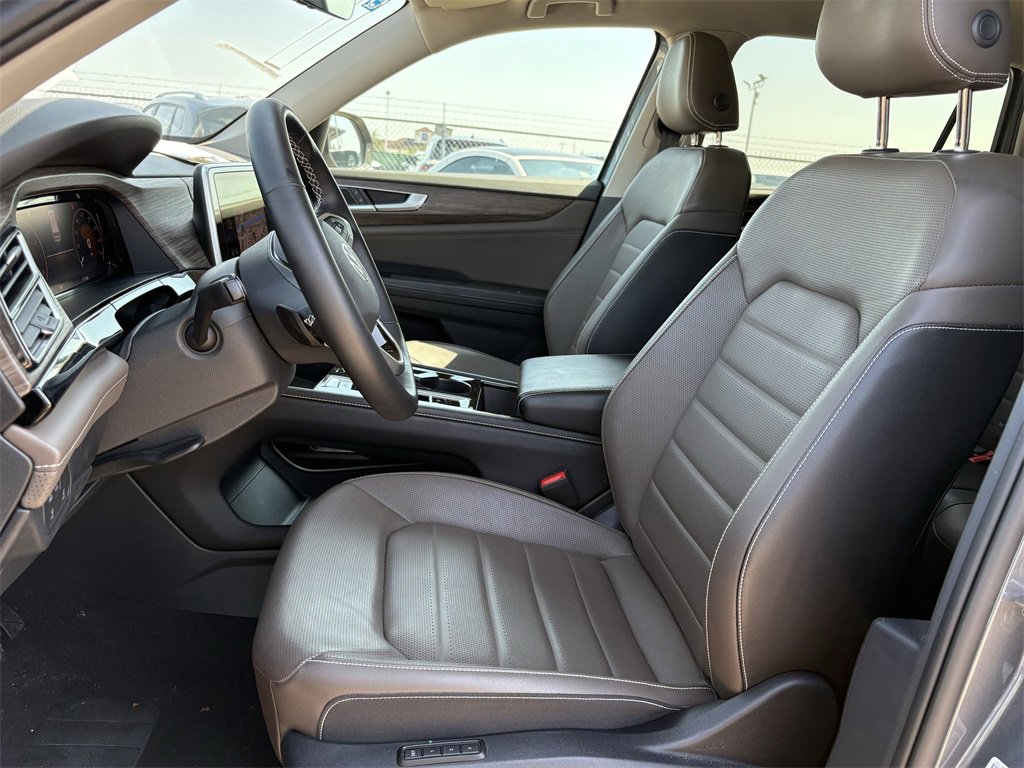 Used 2024 Volkswagen Atlas SEL image 12