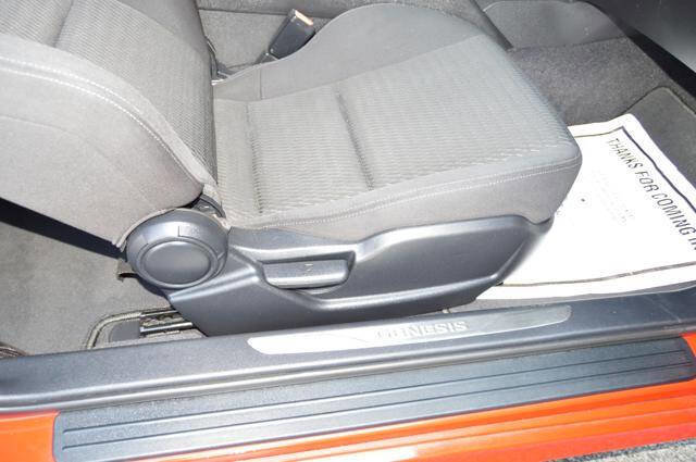 Used 2014 Hyundai Genesis 2.0T image 26