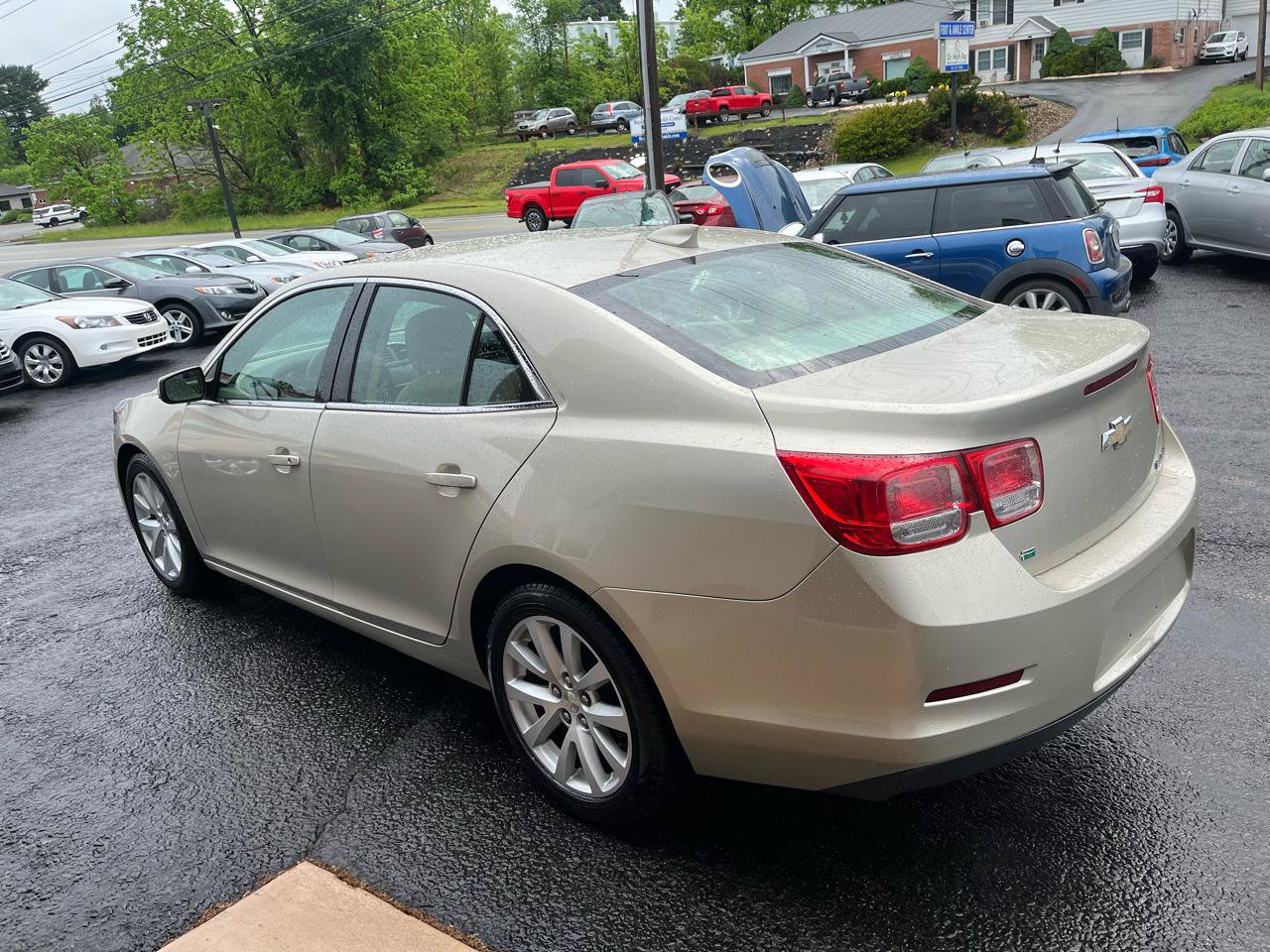 Used 2015 Chevrolet Malibu LT FWD image 10