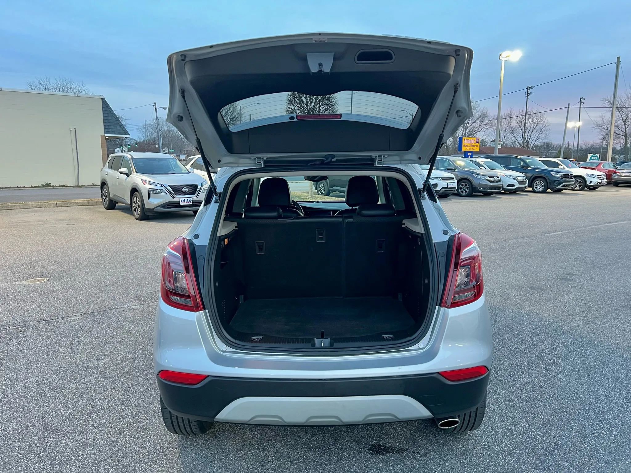 Used 2021 Buick Encore Preferred image 10