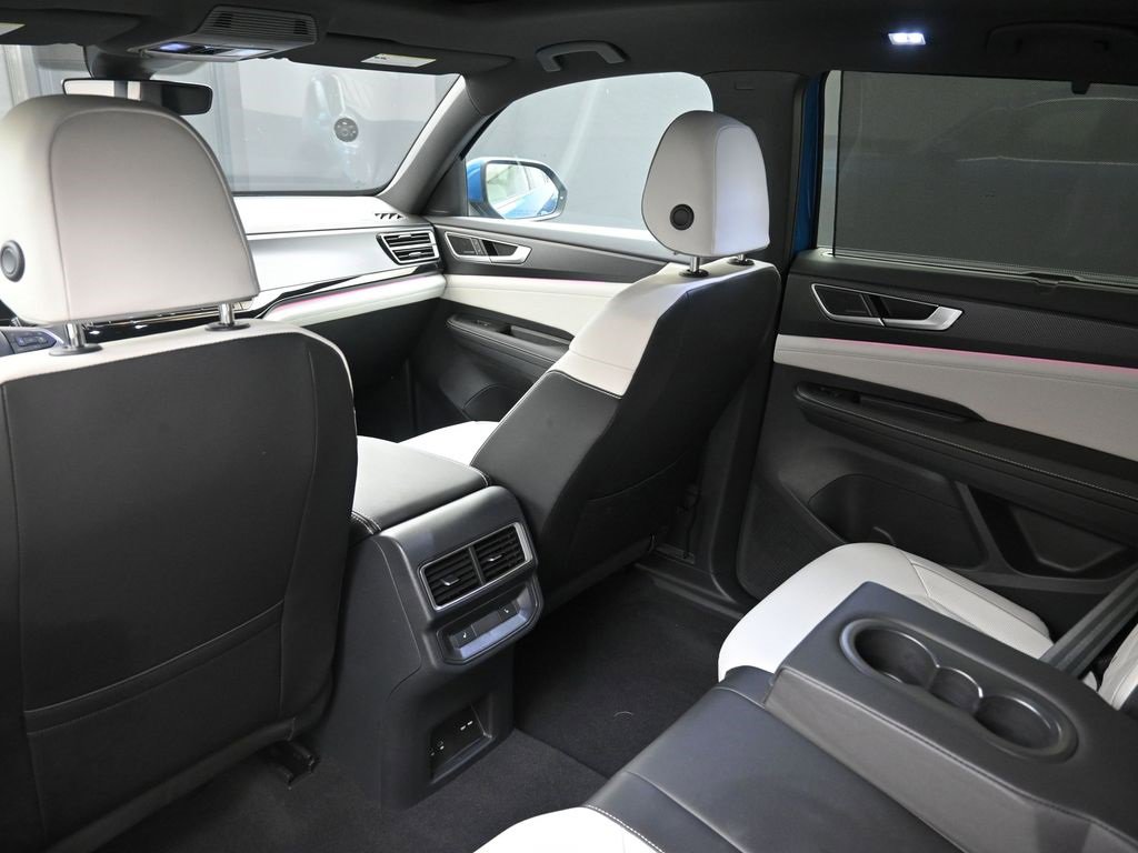 Certified 2025 Volkswagen Atlas Cross Sport SEL Premium R-Line image 19