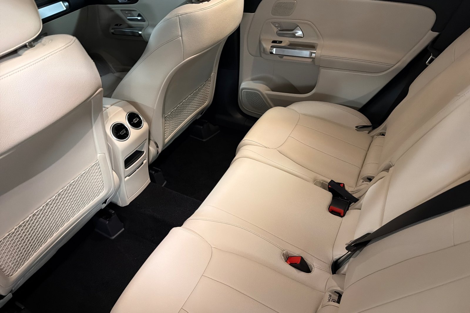 New 2026 Mercedes-Benz GLB 250 image 11