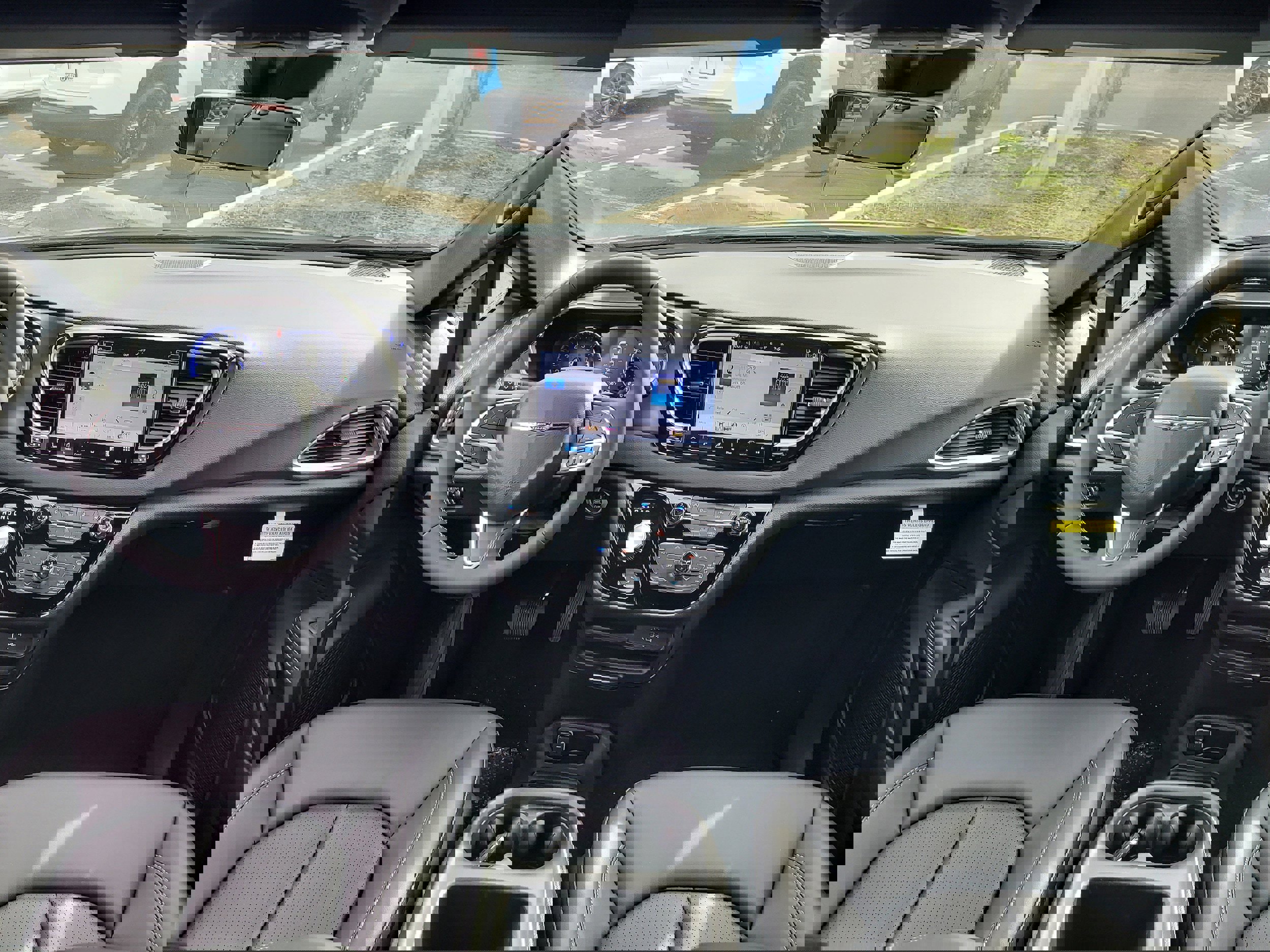 New 2026 Chrysler Voyager LX image 12