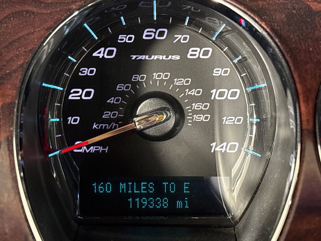 Used 2011 Ford Taurus SEL w/ 201A Rapid Spec Order Code FWD image 21