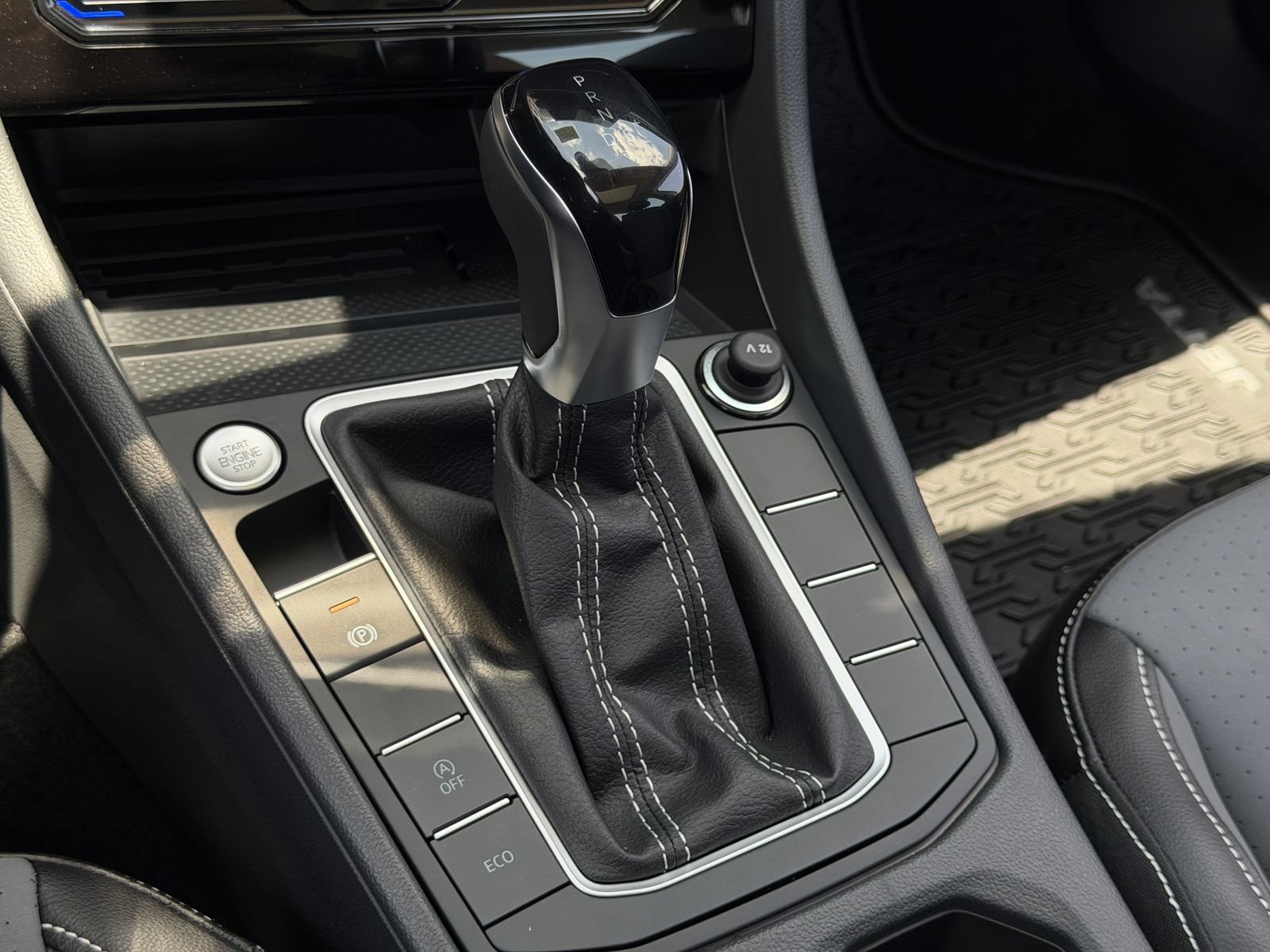New 2026 Volkswagen Jetta SE FWD image 19