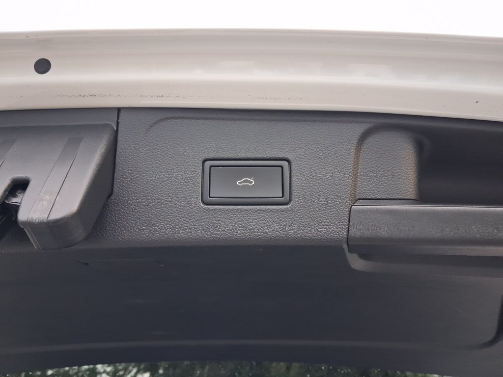 Certified 2024 Volkswagen Atlas SE FWD image 15