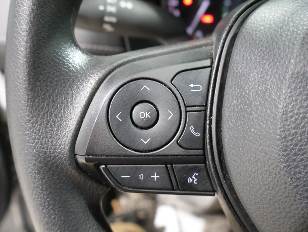 Used 2025 Toyota RAV4 XLE AWD/4WD image 35