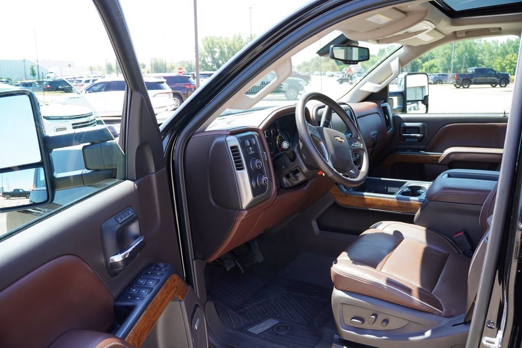Used 2015 Chevrolet Silverado 3500 High Country w/ Duramax Plus Package AWD/4WD image 16
