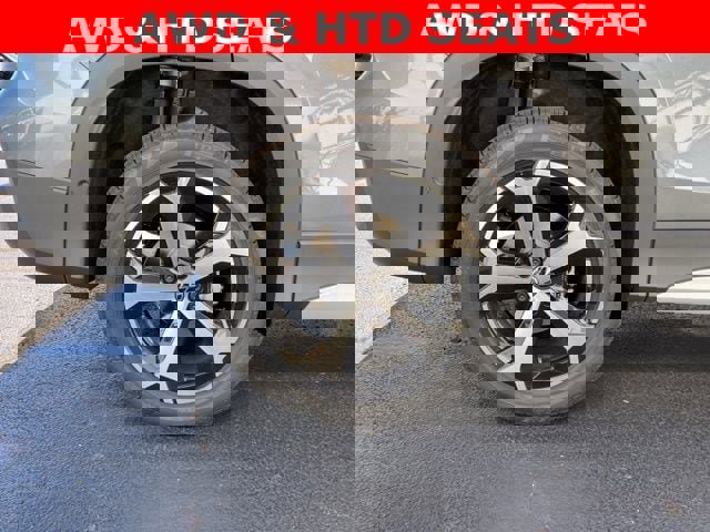 New 2025 Volkswagen Tiguan SE image 21