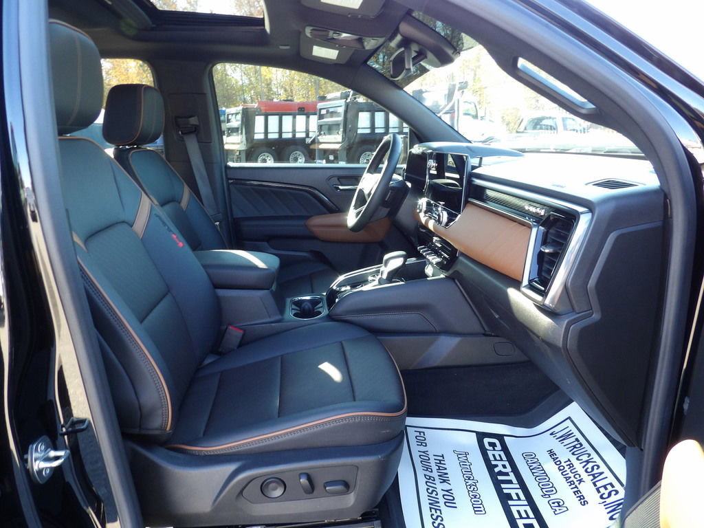 Used 2023 GMC Canyon AT4 w/ AT4 Premium Package image 45