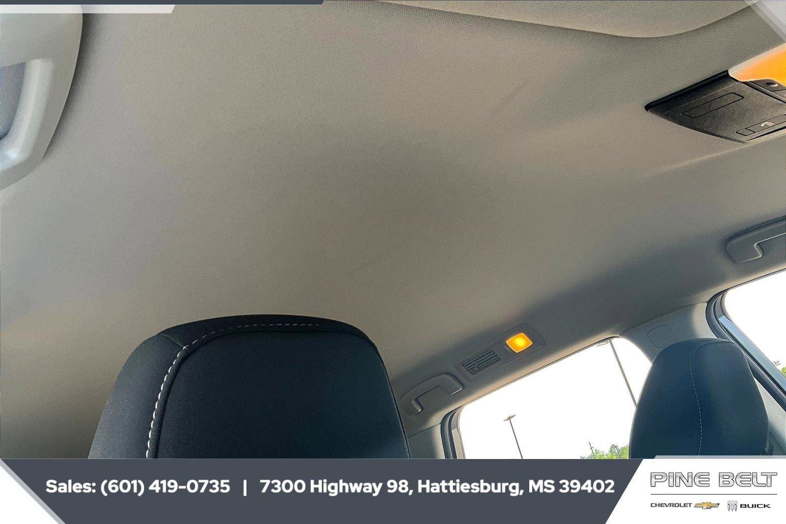 Used 2025 Nissan Pathfinder SV image 16