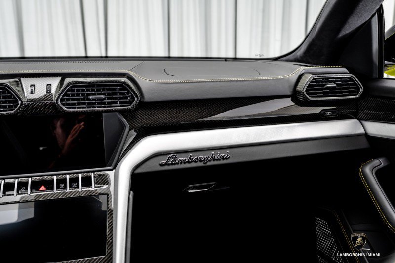 Used 2019 Lamborghini Urus image 36