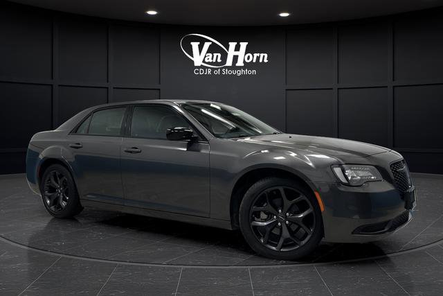 Used 2023 Chrysler 300 Touring w/ Sport Appearance Package image 34