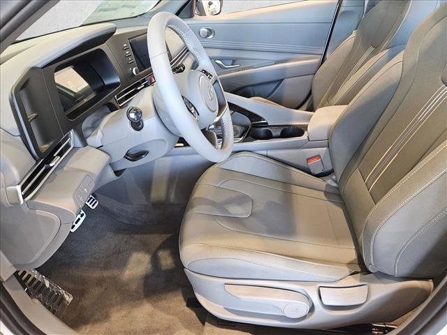 New 2026 Hyundai Elantra SEL Sport Premium video 4