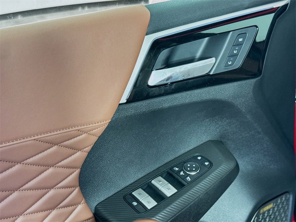 New 2025 Mitsubishi Outlander SEL image 18