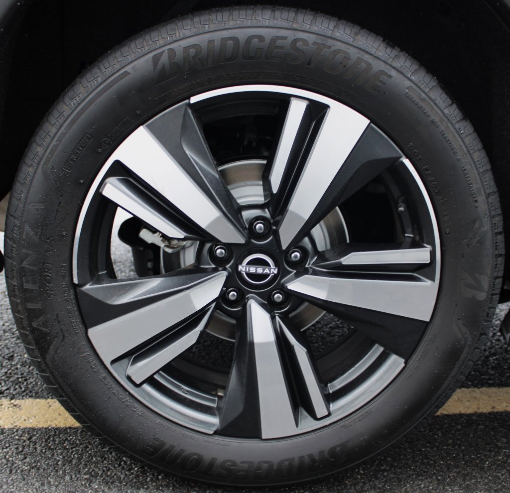 Certified 2022 Nissan Rogue Platinum w/ Head-Up Display Package image 12