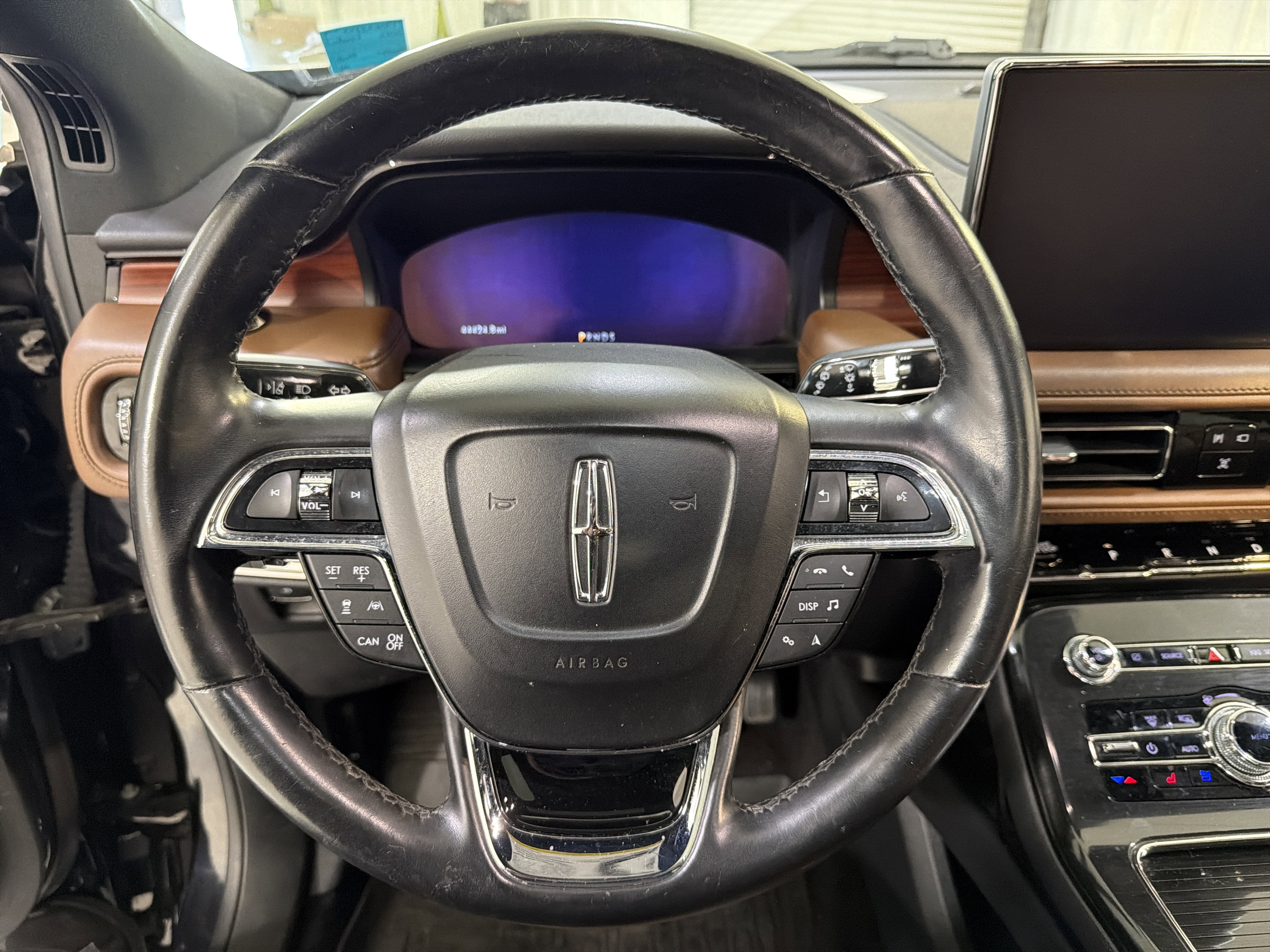 Used 2022 Lincoln Nautilus Reserve image 16