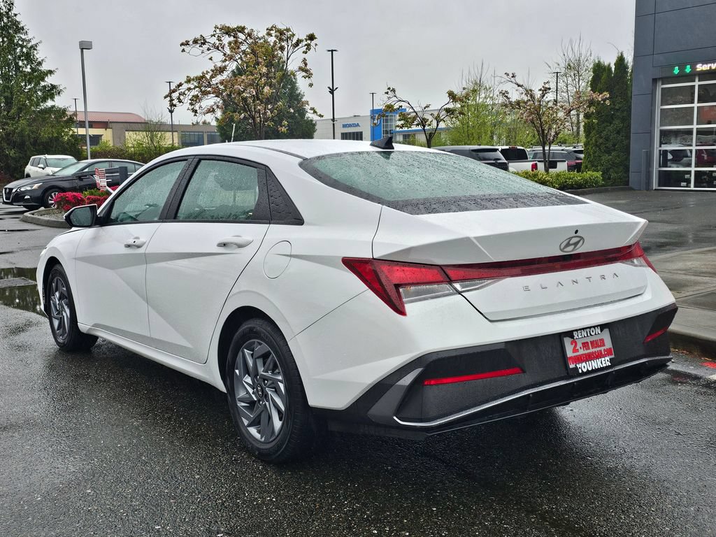 Used 2024 Hyundai Elantra SEL FWD image 7