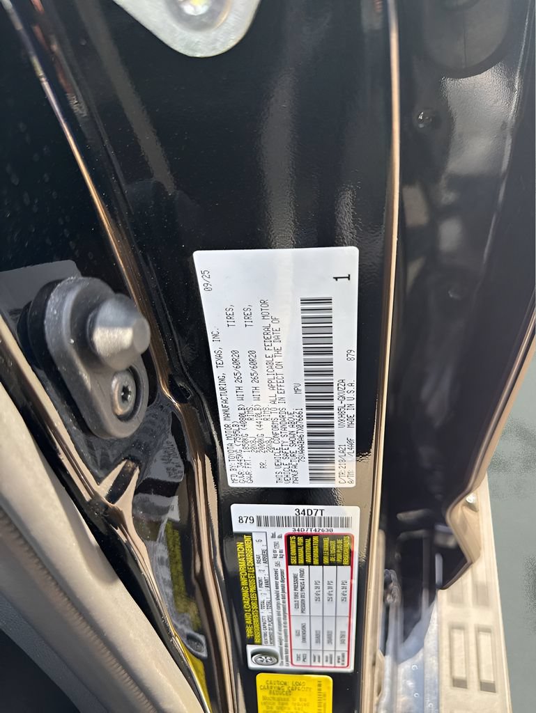 Used 2026 Toyota Sequoia Platinum AWD/4WD image 33
