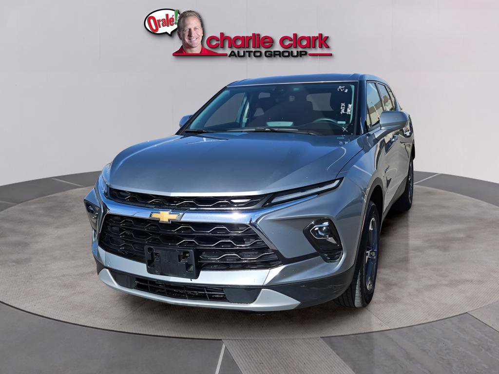 Used 2025 Chevrolet Blazer LT image 1