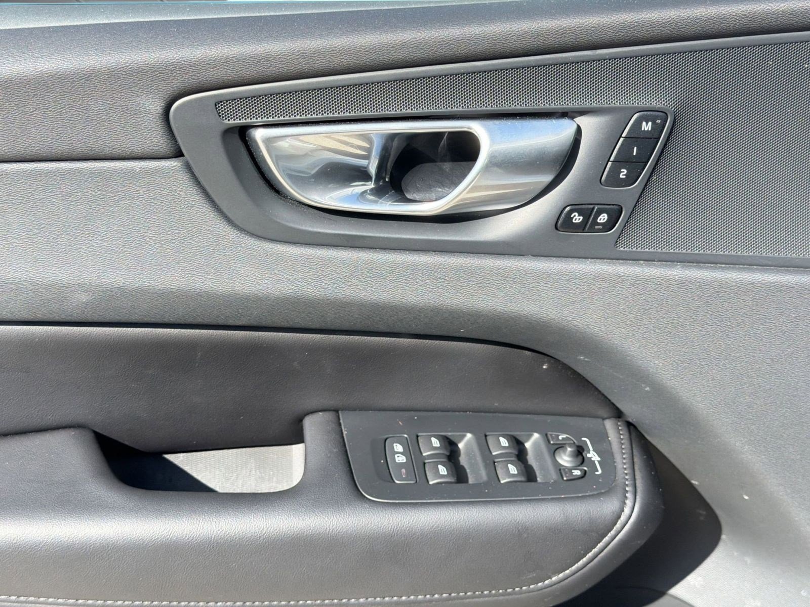 Used 2023 Volvo XC60 B5 Plus w/ Protection Package Premier FWD image 12