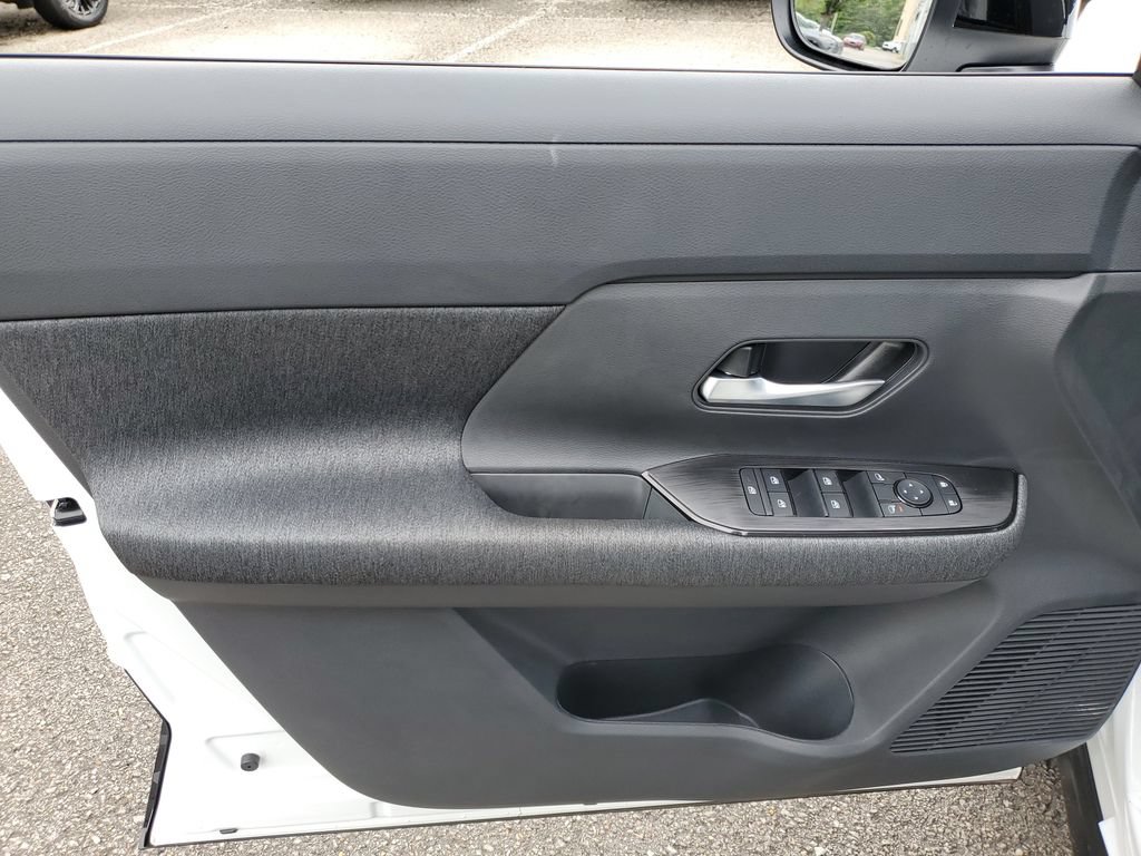 New 2026 Nissan Kicks SV w/ Cold Weather Package FWD image 15
