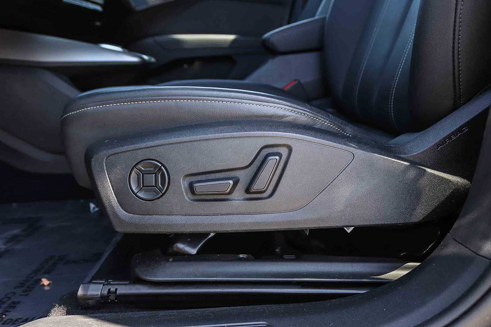 Used 2023 Audi Q4 e-tron Premium Plus w/ Premium Plus RWD image 26