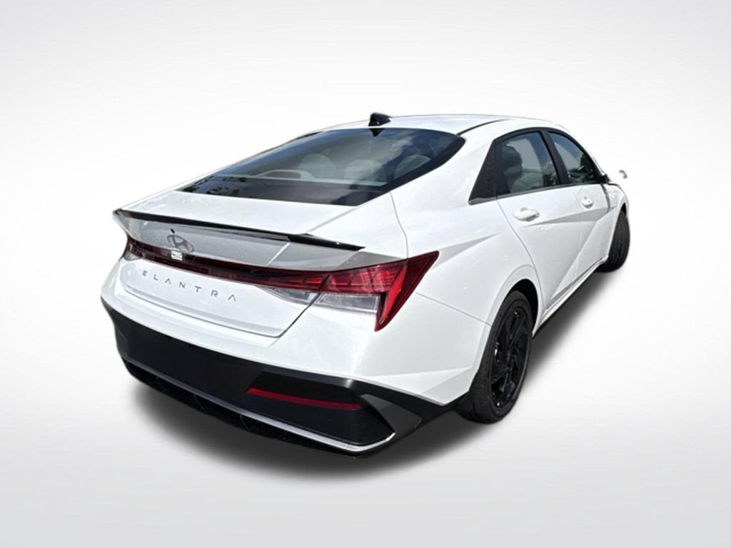 New 2026 Hyundai Elantra SEL Sport Premium FWD image 7