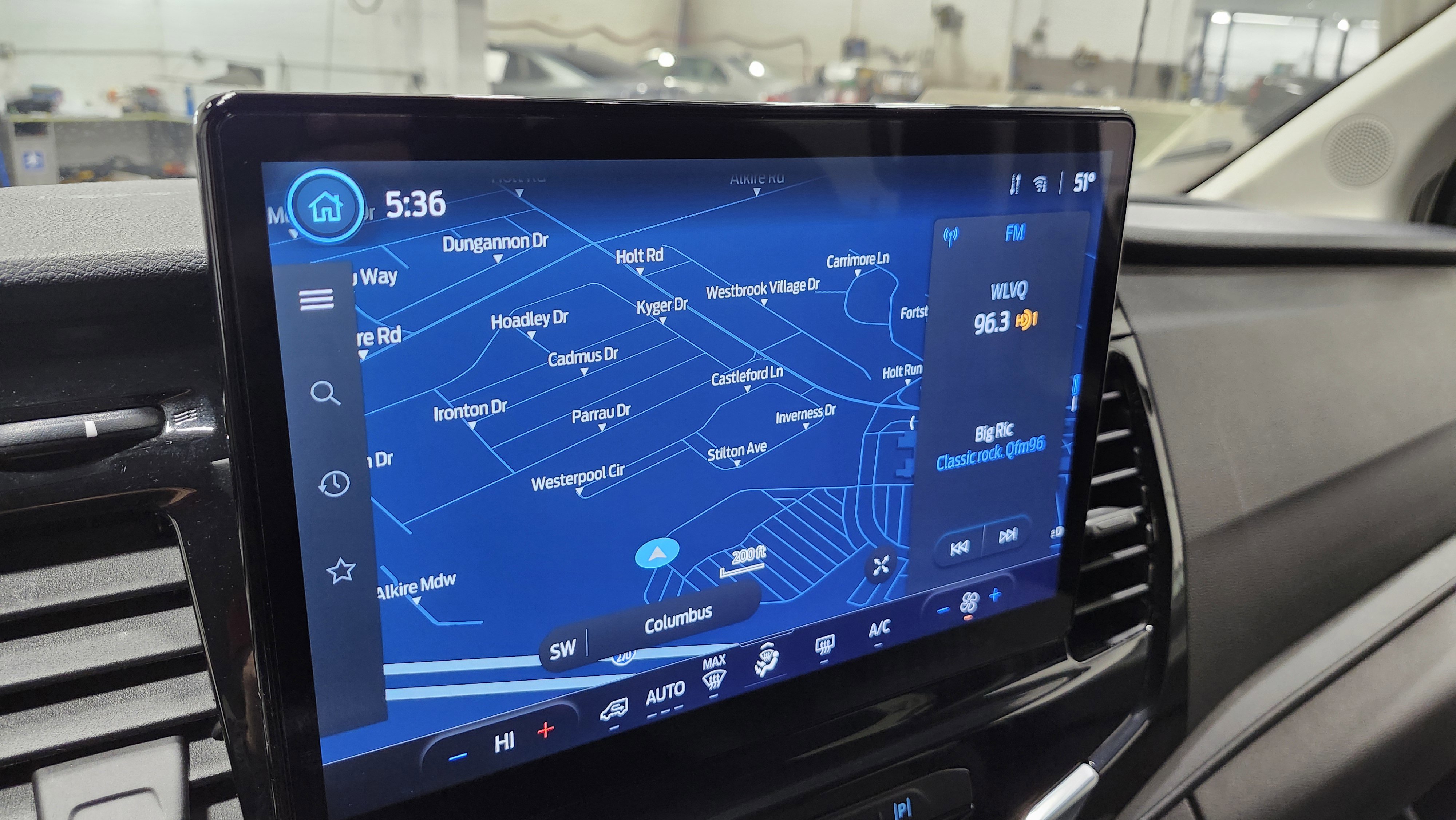 Used 2023 Ford Transit 350 XLT image 4