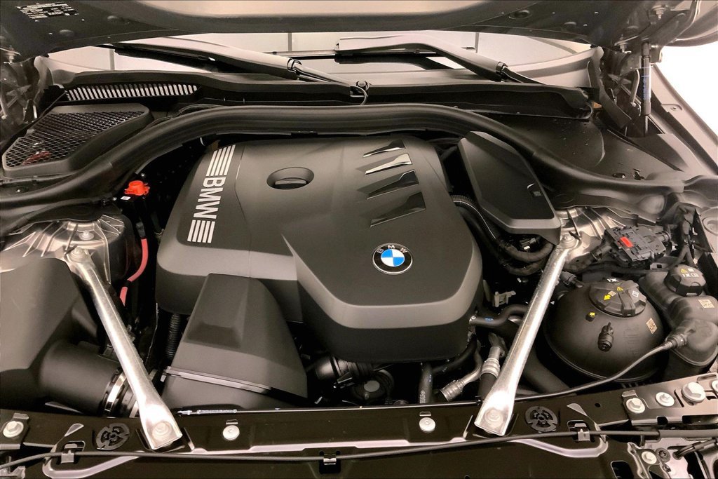 Certified 2026 BMW 530i xDrive w/ Premium Package AWD/4WD image 9