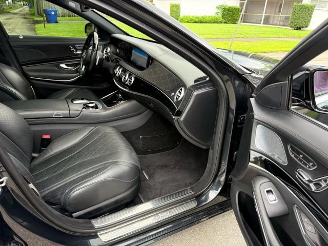 Used 2018 Mercedes-Benz S 560 Sedan w/ Premium Package image 20