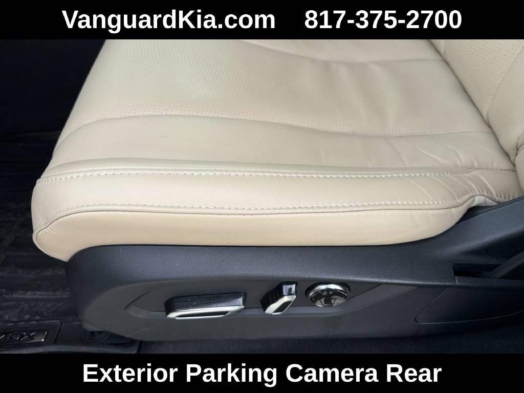 Used 2025 Acura MDX w/ Technology Package FWD image 16