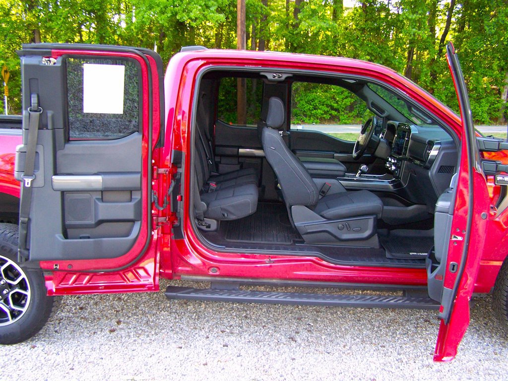 Used 2022 Ford F150 XLT w/ Equipment Group 302A High AWD/4WD image 19