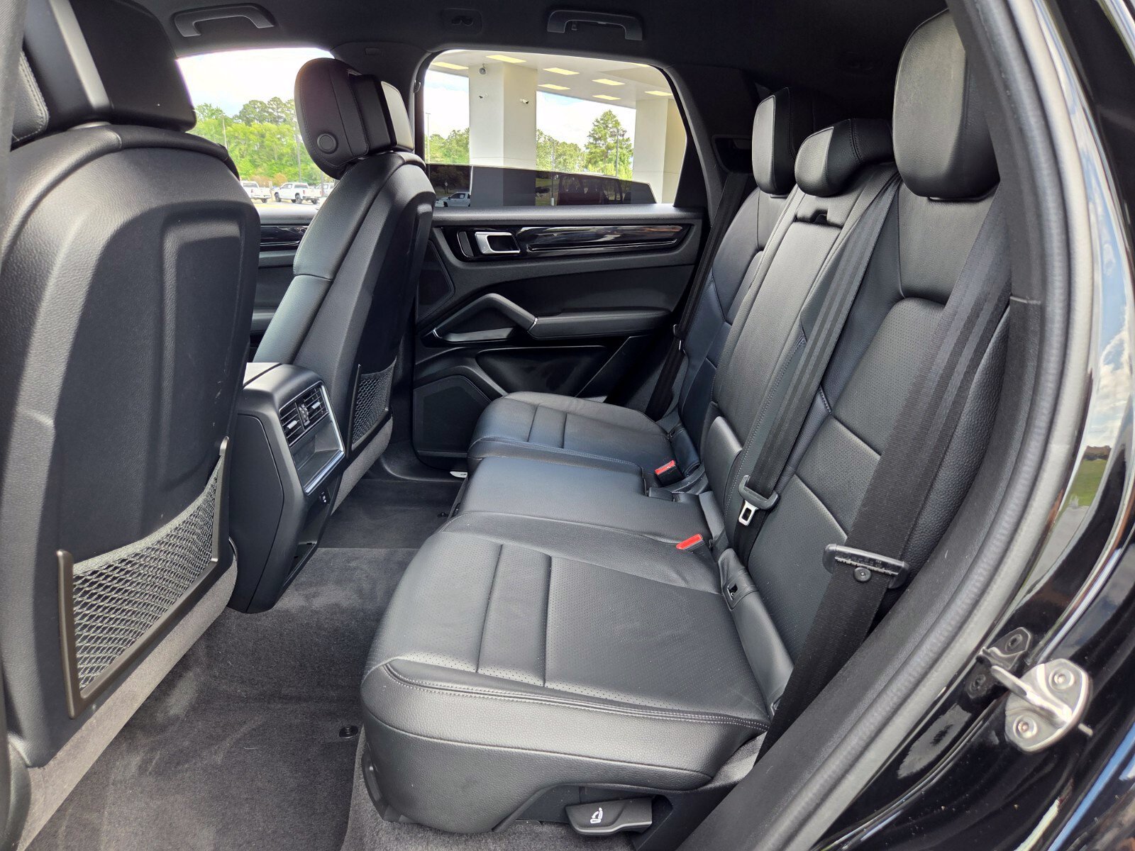 Used 2022 Porsche Cayenne AWD/4WD image 11