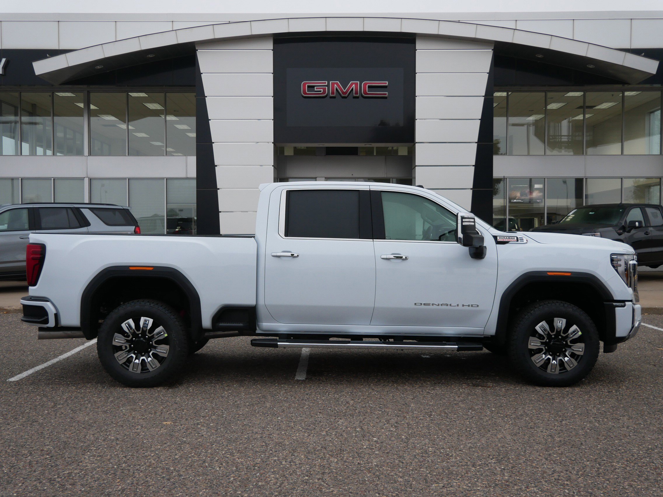 New 2026 GMC Sierra 3500 Denali w/ Denali Reserve Package image 2